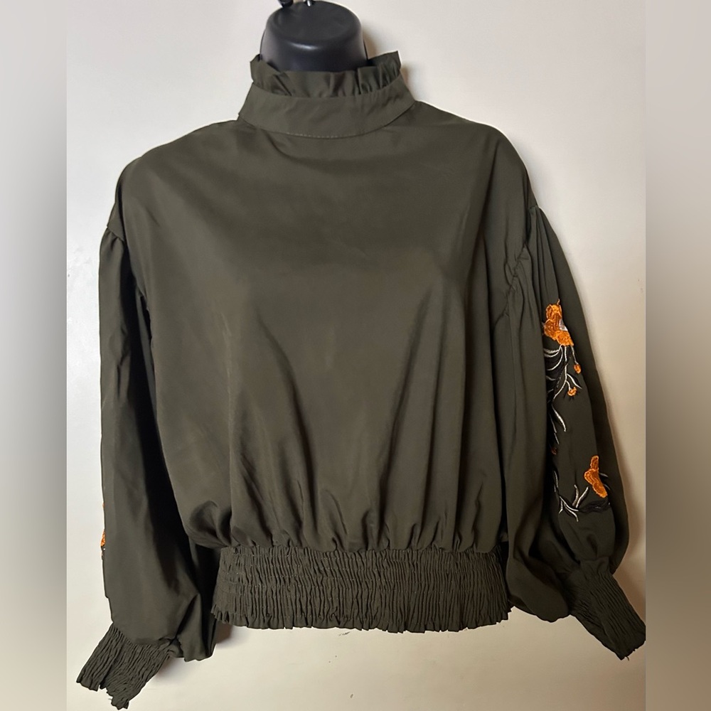Army Green Floral Sleeve Blouse